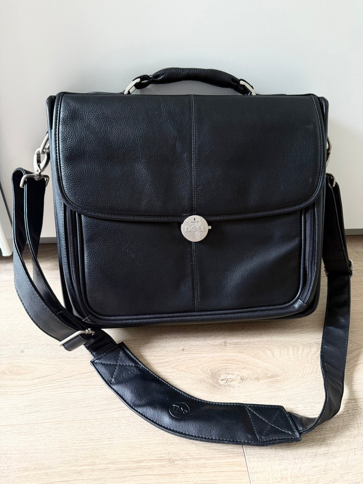 Zwarte leren laptoptas Dell, Computers en Software, Laptoptassen, Gebruikt, 17 inch of meer, Dell, Ophalen of Verzenden
