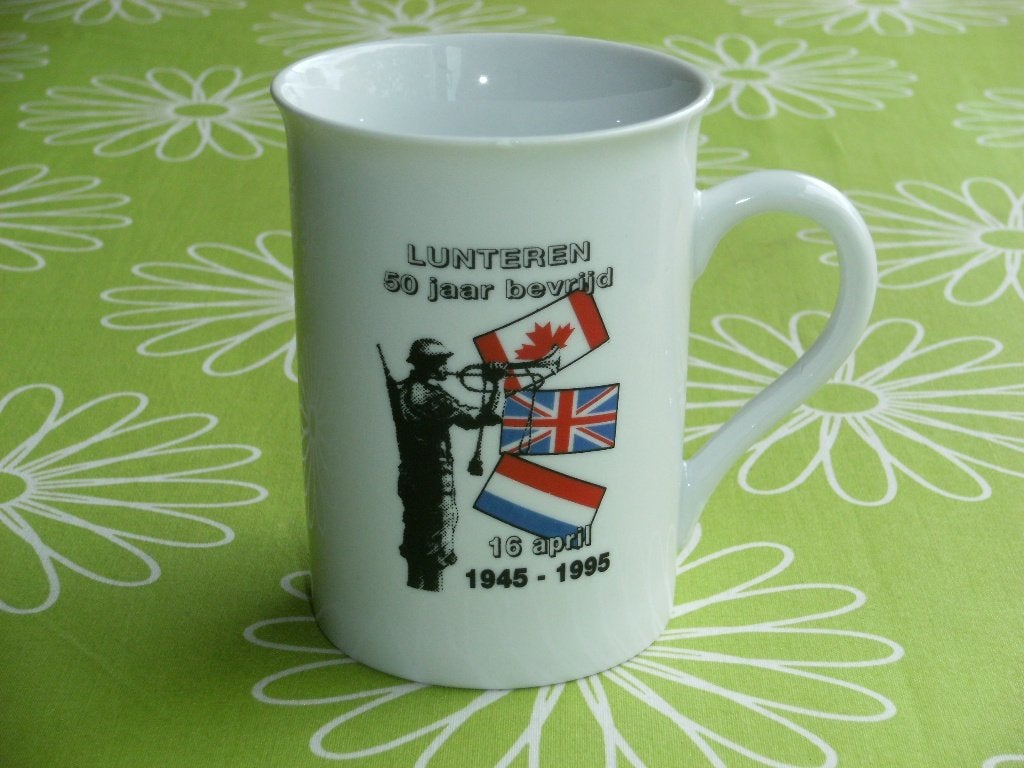Mok Lunteren 50 jaar bevrijd 16 april 1945 - 1995, Ophalen of Verzenden, Zo goed als nieuw
