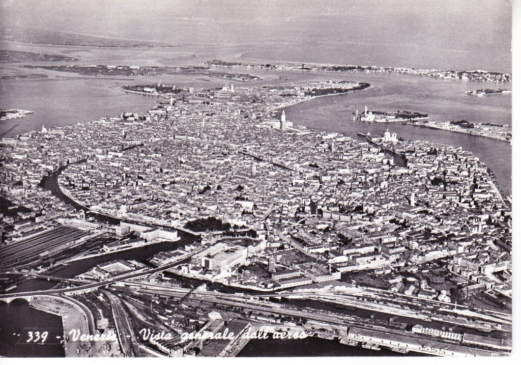 VENETIË,- Mooie panorama foto vanuit de lucht. 07-07, Ophalen of Verzenden, 1960 tot 1980, Ongelopen, Italië