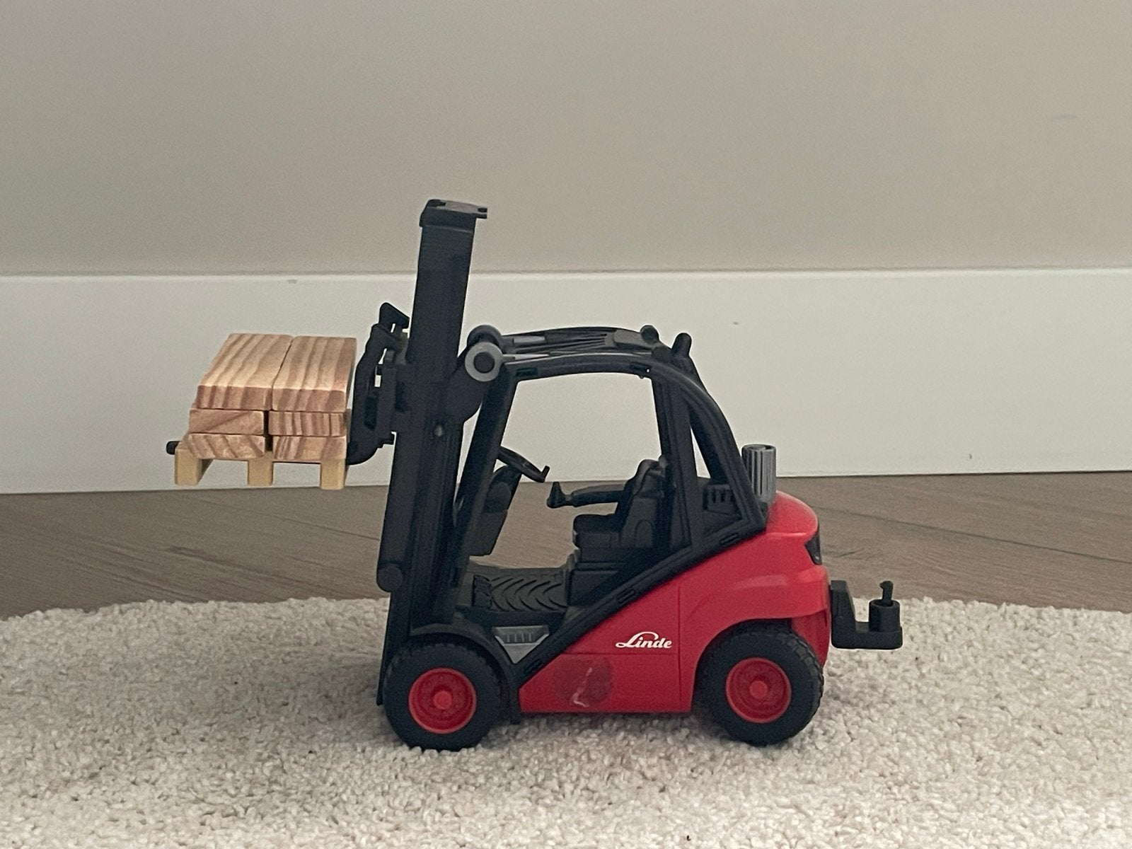 Bruder Linde H30 Heftruck met beugels - Zo goed als nieuw, Ophalen of Verzenden, Zo goed als nieuw
