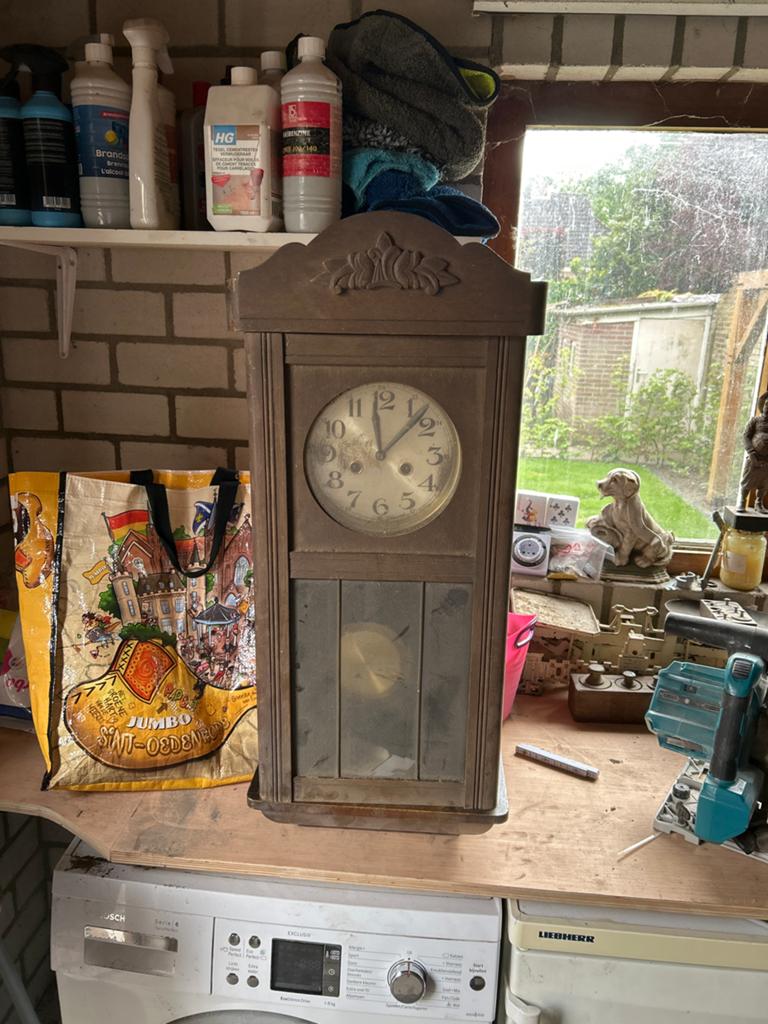 Antieke houten wandklok - Decoratief en functioneel, Ophalen