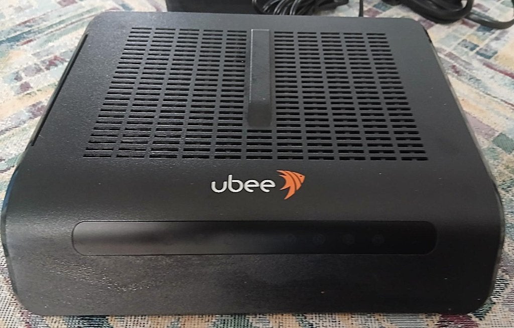 Ubee EVM3200  modem, Computers en Software, Routers en Modems, Ophalen, Gebruikt, Router met modem, Ubee