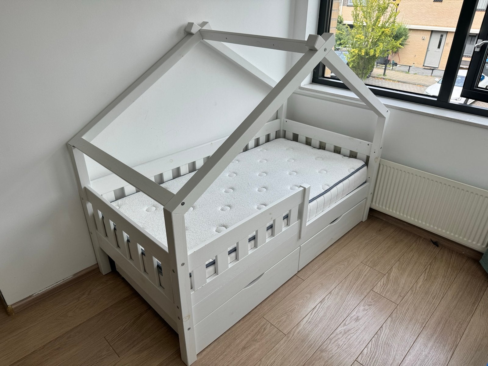 Kinderbed merk: Vitalispa, met lades en Matras 80x160 cm
