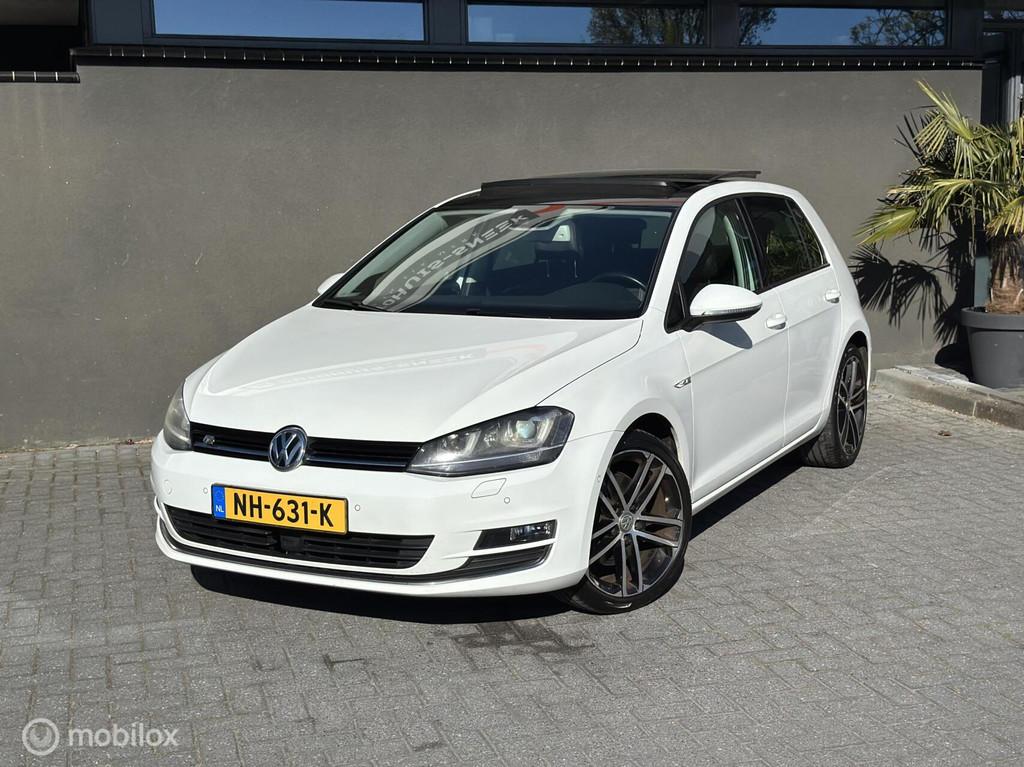 Volkswagen Golf 1.4 TSI ACT Highline R-Line | Pano |Dynaudio, Gebruikt, Euro 6, 4 cilinders, Wit