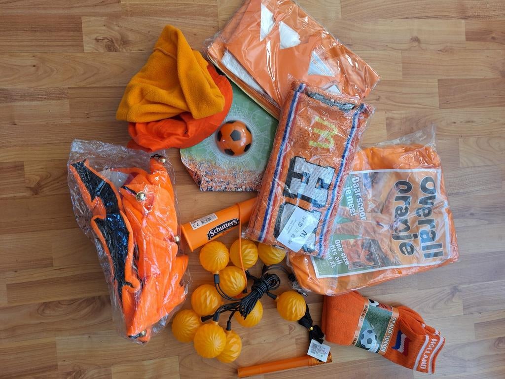 Nieuw Oranje Feestpakket: Alles voor Koningsdag/EK/WK!, Ophalen of Verzenden, Nieuw, Feestartikel, Oranje of Koningsdag
