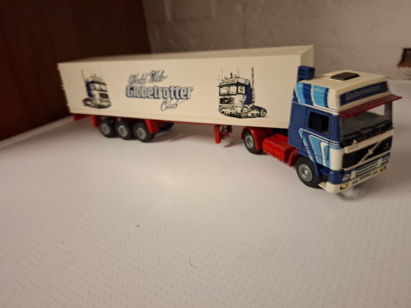 Volvo Fh Globetrotter  Tekno 1:50, Ophalen of Verzenden, Zo goed als nieuw, Bus of Vrachtwagen, Tekno