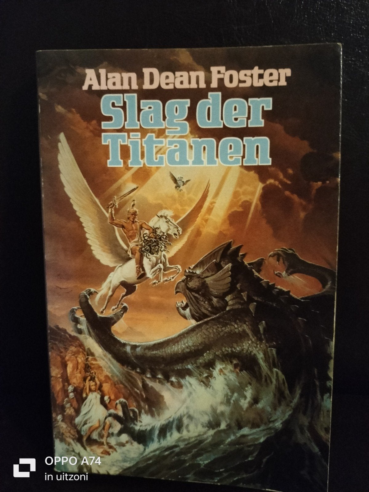 Slag der Titanen - Alan Dean Foster, Ophalen of Verzenden, Gelezen