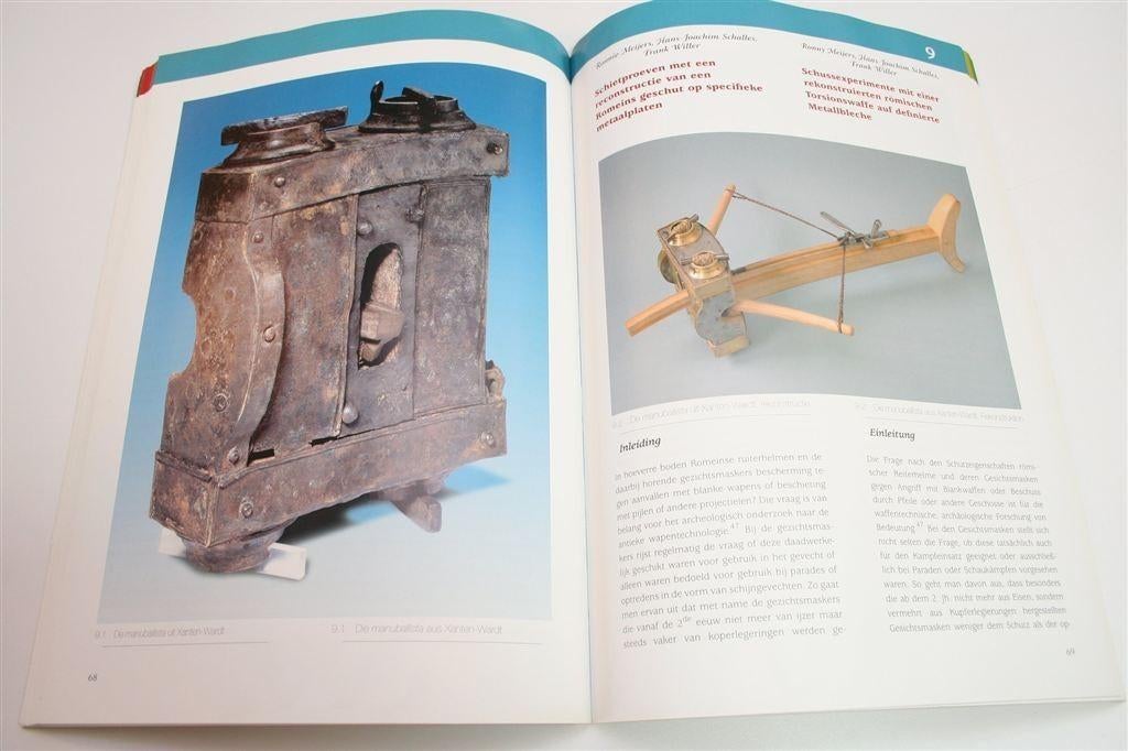 Romeinse Ruiterhelmen — Tweetalige Museumuitgave [NL/DE], Ophalen of Verzenden, 14e eeuw of eerder, Gelezen, Europa