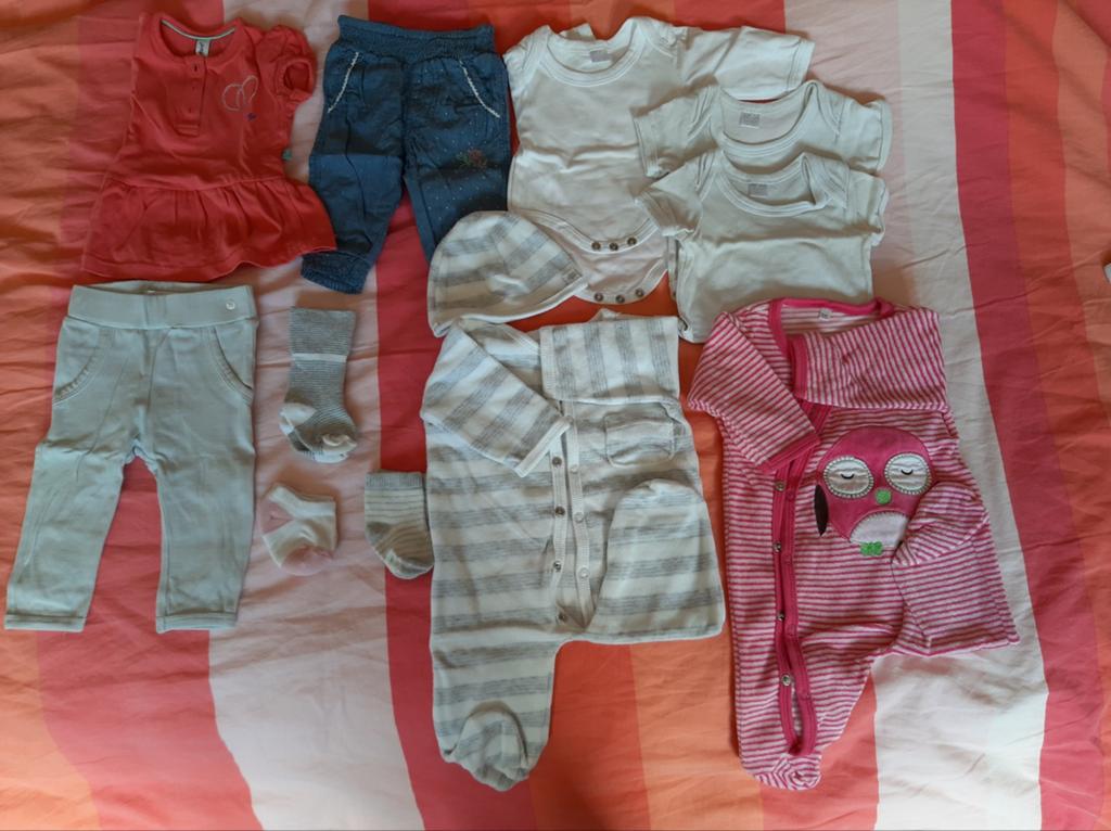 Babykleding pakket: jurk, broekjes, rompers, jasjes, sokken, Ophalen of Verzenden, Gebruikt, Maat 50