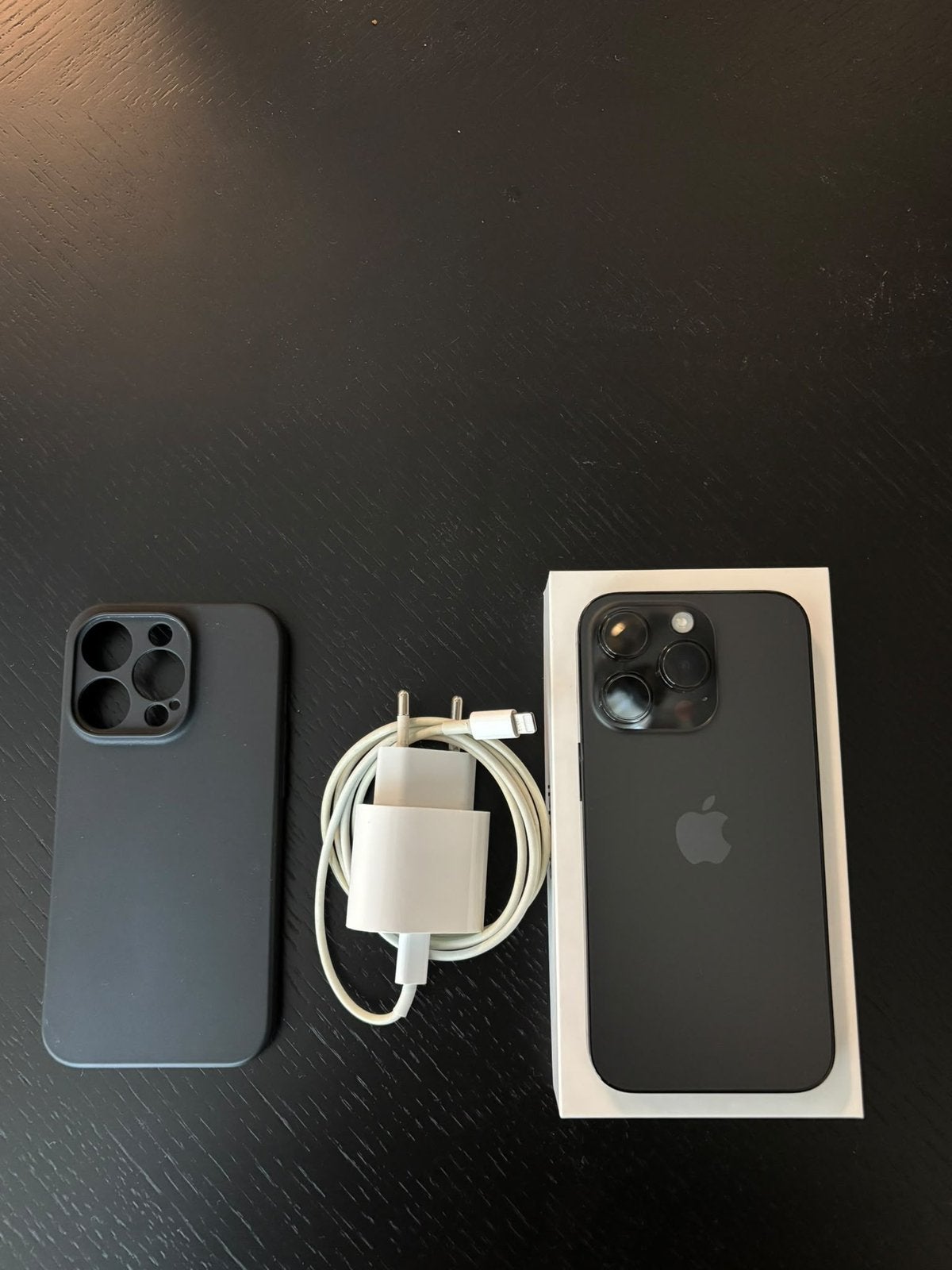 Iphone 14 pro (black) - 256 GB - met lader en hoesje, Ophalen, Zwart, IPhone 14 Pro, Zo goed als nieuw