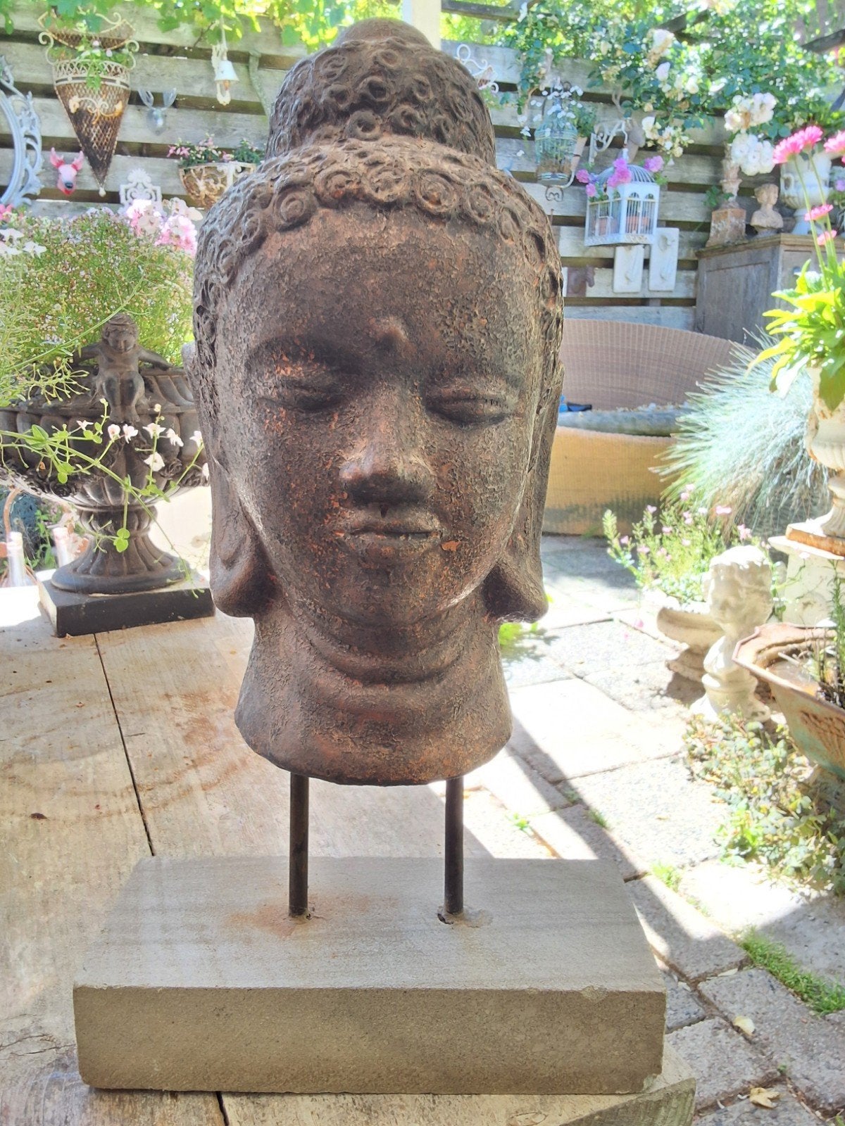 Boeddha Hoofd op Sokkel -  steen Beeld terracotta, Ophalen of Verzenden, Nieuw, 45 cm