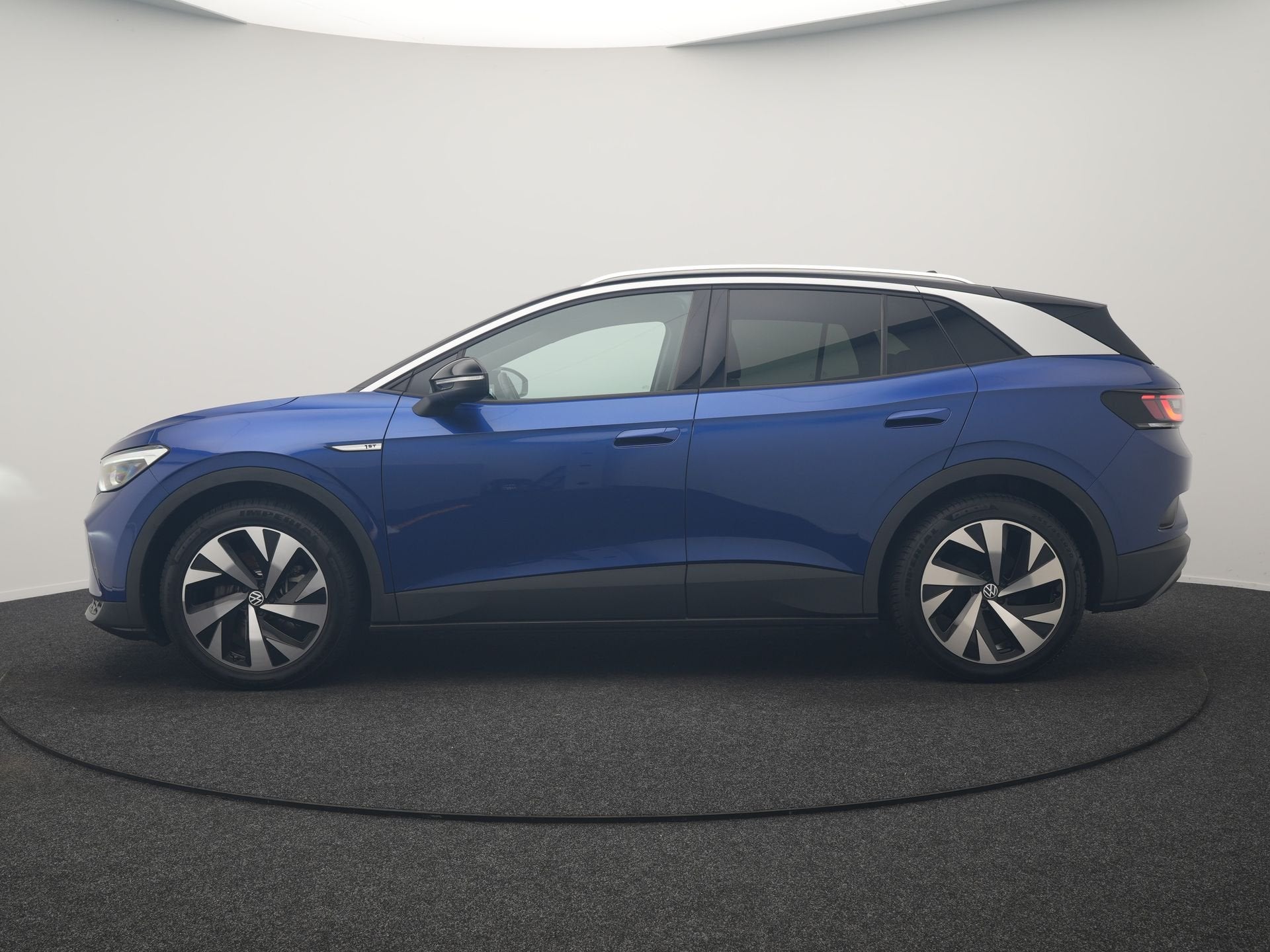 Volkswagen ID.4 First 77 kWh 204pk Dealer O.H. | SOH 91,9% |, Auto's, Automaat, Dealer onderhouden, Achterwielaandrijving, Gebruikt