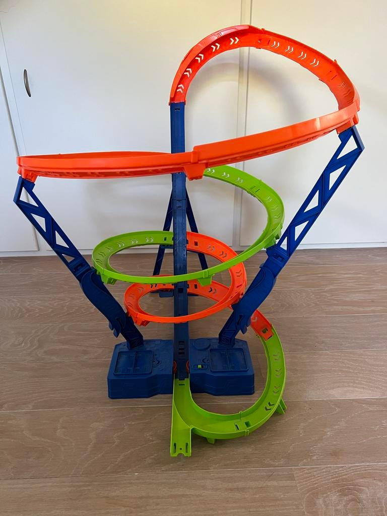 Hot Wheels Actie Spiral Speed Crash baanset, Kinderen en Baby's, Ophalen of Verzenden, Met looping, Racebaan, Gebruikt