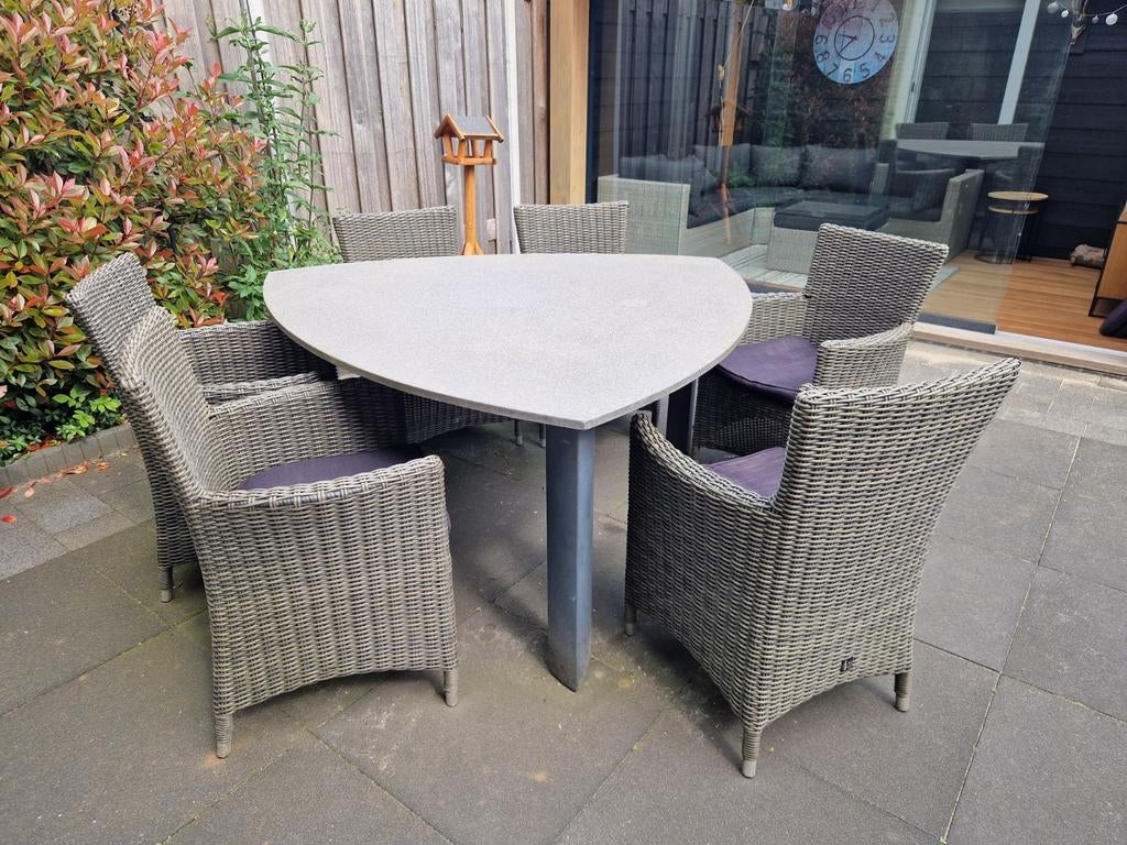 Moderne tuinset met 6 stoelen en unieke driehoekige tafel, Ophalen, Gebruikt, 6 zitplaatsen, Wicker