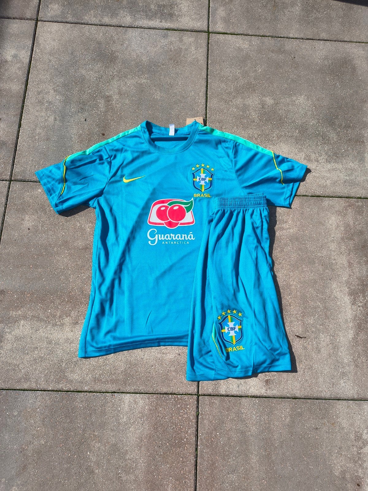 Brazilië trainingsset, Maat L, Ophalen of Verzenden, Nieuw, Shirt