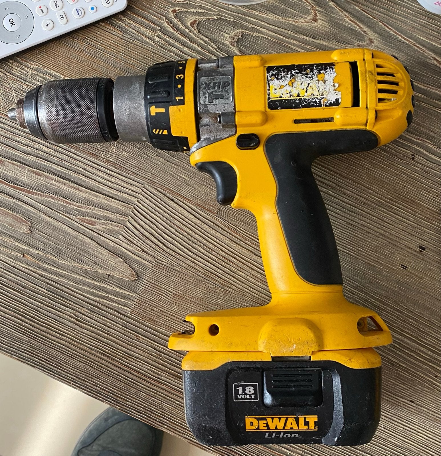 DeWalt Accuboormachine 18V Li-ion met 2 x accu en lader, Ophalen of Verzenden, Gebruikt, 600 watt of meer, Boor- en Schroefmachine