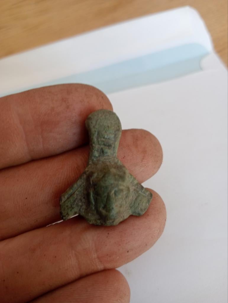Bodemvondst: Hanger/Hengsel met Gezicht uit Est Betuwe, Ophalen of Verzenden