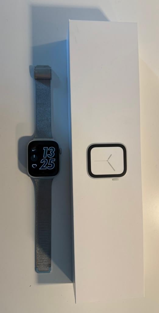 Apple watch series 4, Ophalen of Verzenden, Gebruikt, Zilver, IOS