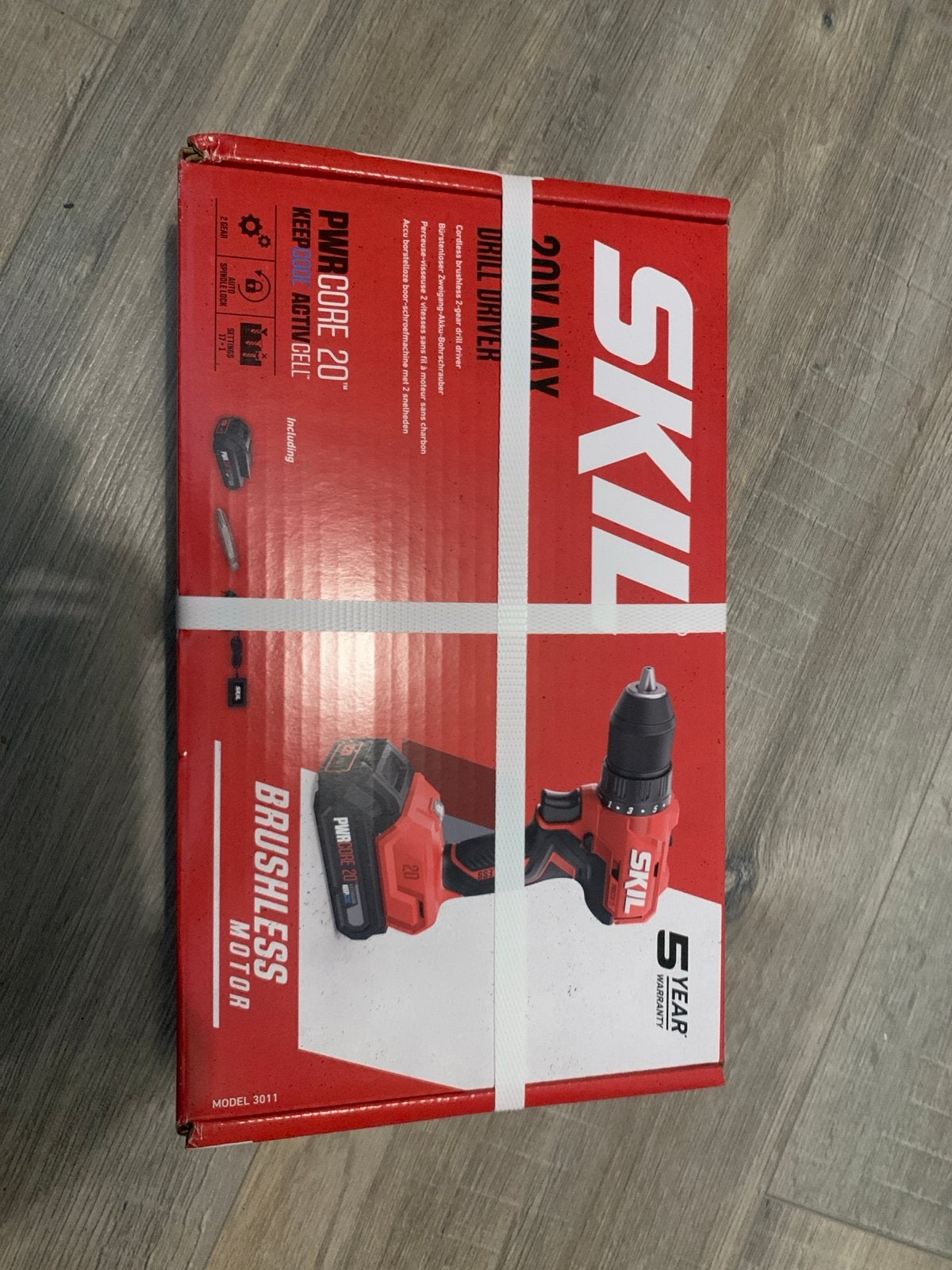 SKIL Boor- en Schroefmachine - Nieuw in doos met lader en ac, Doe-het-zelf en Verbouw, Gereedschap | Boormachines, Ophalen, Nieuw