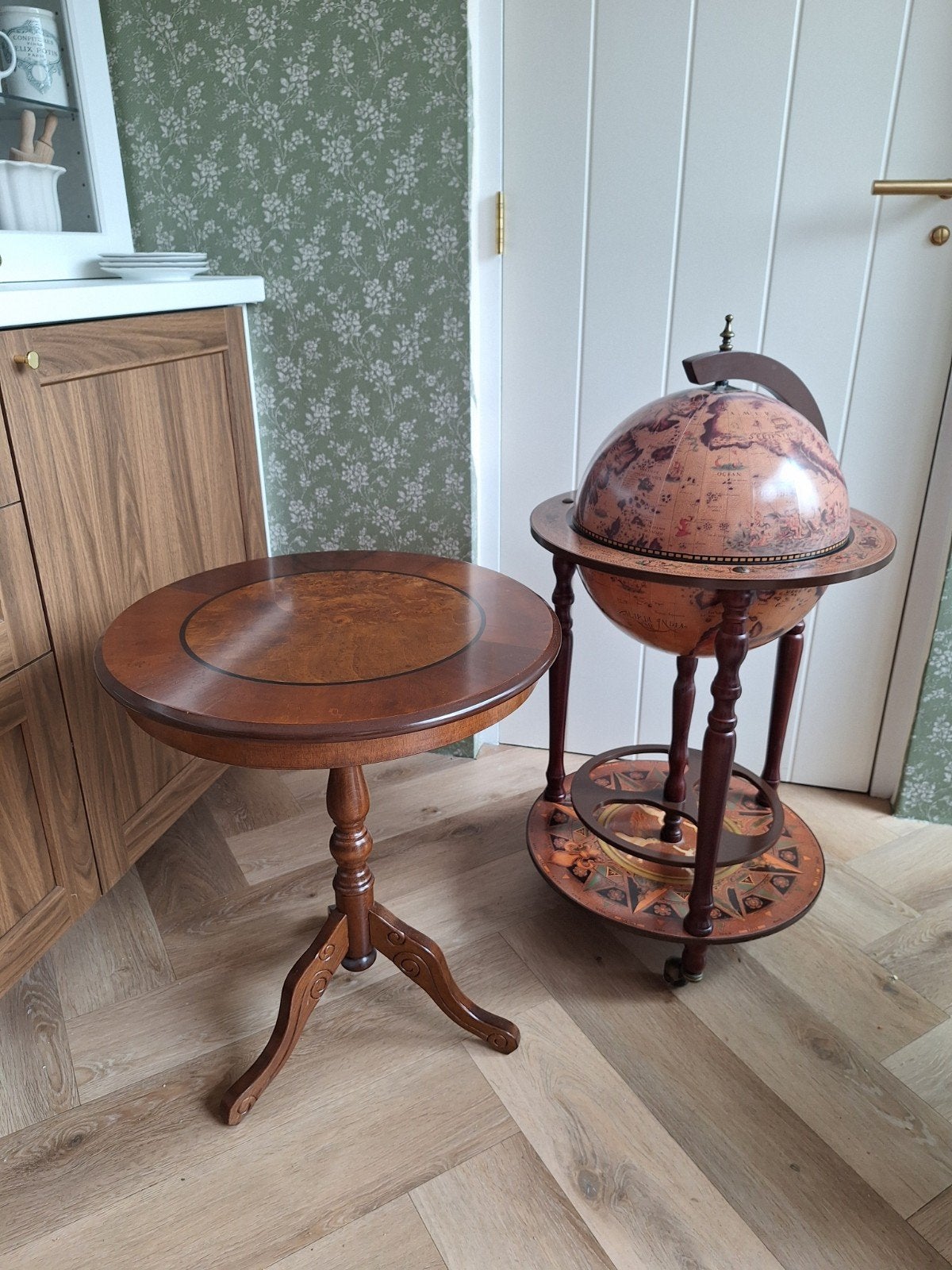 Engels stijl bijzettafel/wijntafel en Wereldbol Globe Bar, Antiek en Kunst, Ophalen