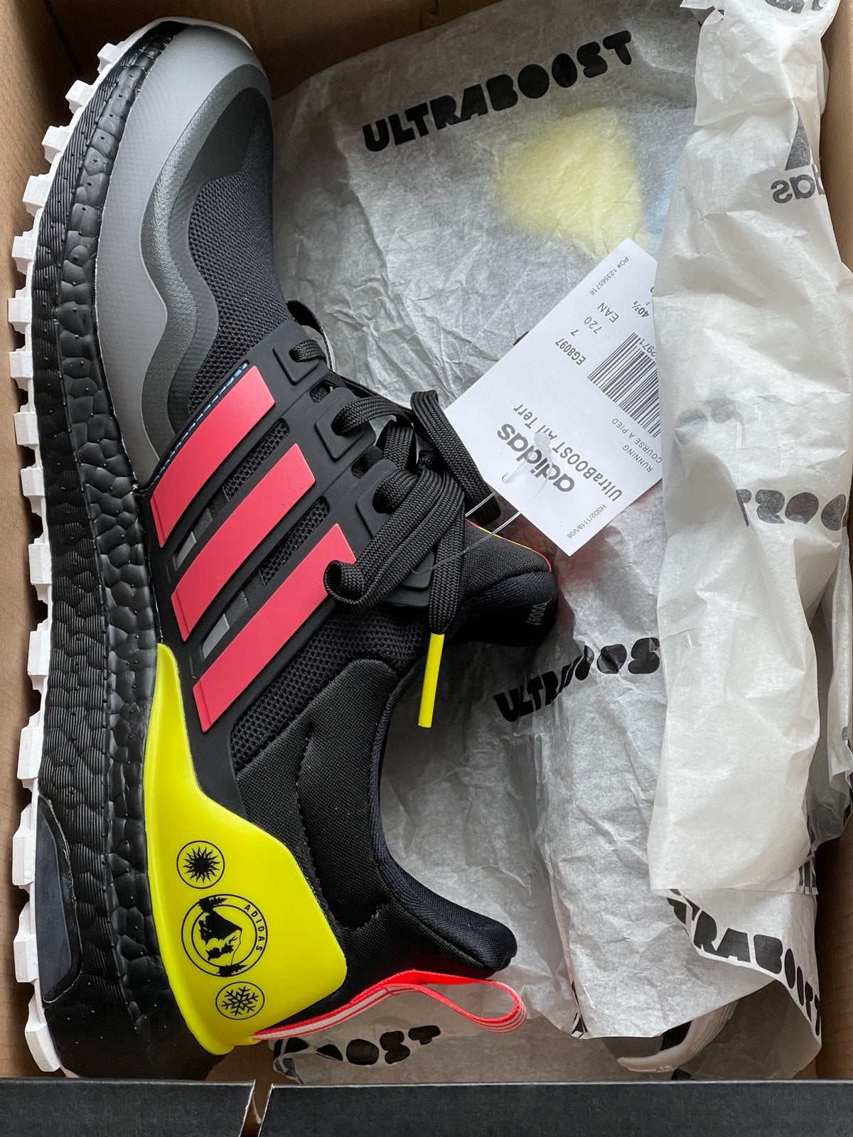 ADIDAS ULTRABOOST ALL TERRAIN  NIEUW IN DOOS ( 40 2/3 ), Zwart, Nieuw, Ophalen of Verzenden, Sneakers of Gympen