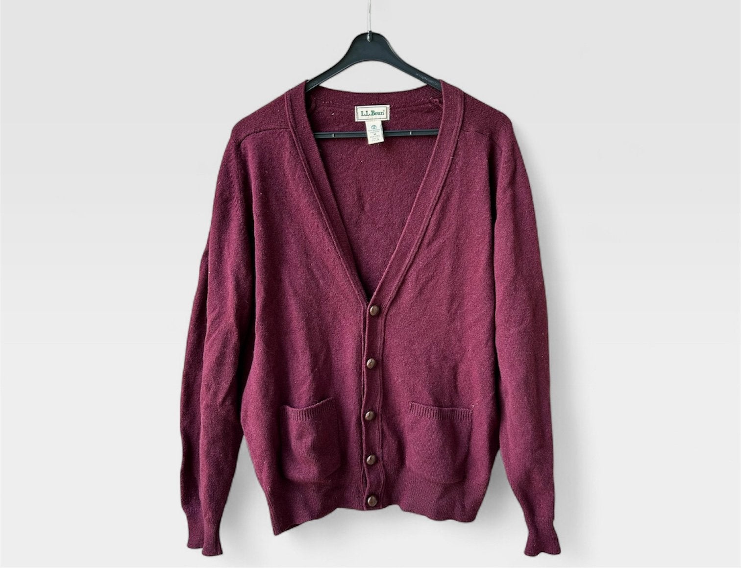 L.L. Bean 100% Wol Cardigan Vest Preppy Made Scotland, Ophalen of Verzenden, Zo goed als nieuw, Maat 48/50 (M), Rood