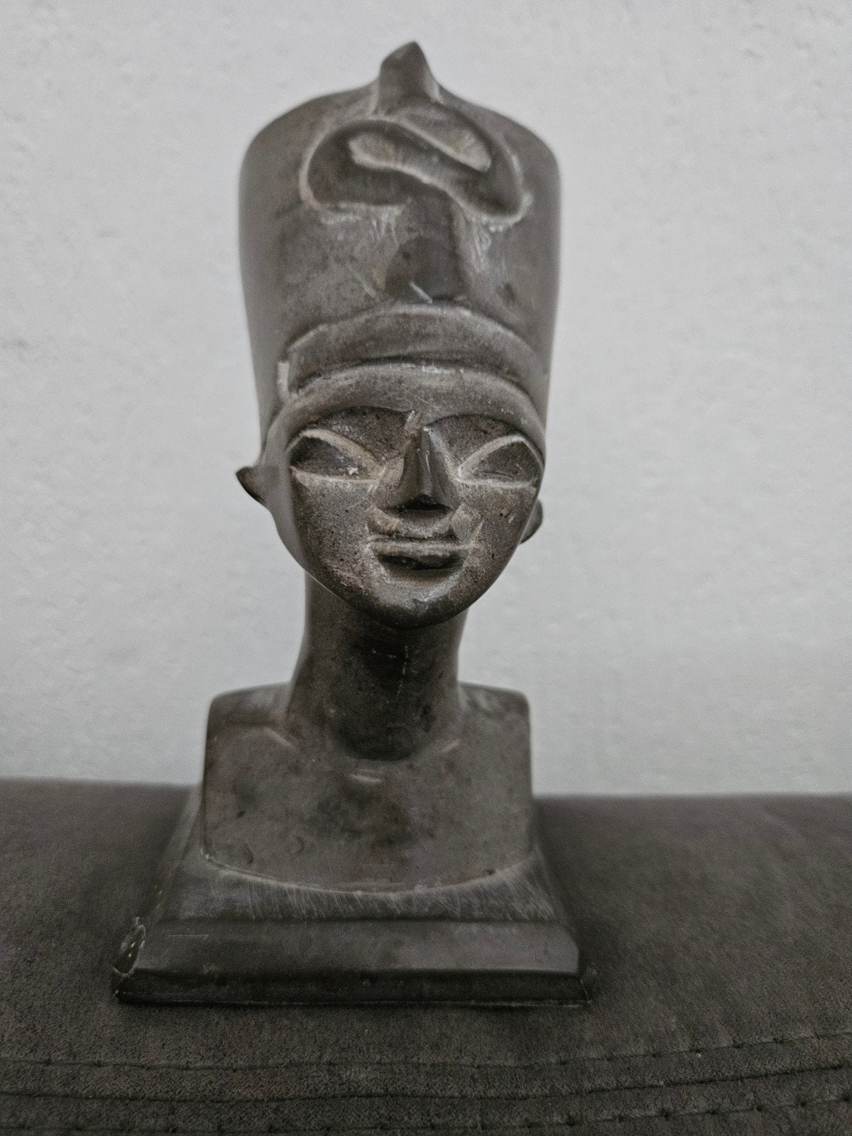 Buste Nefertiti - Steen - Egyptische stijl, Antiek en Kunst, Ophalen, Buste, Handgemaakt, 20 - 50 cm