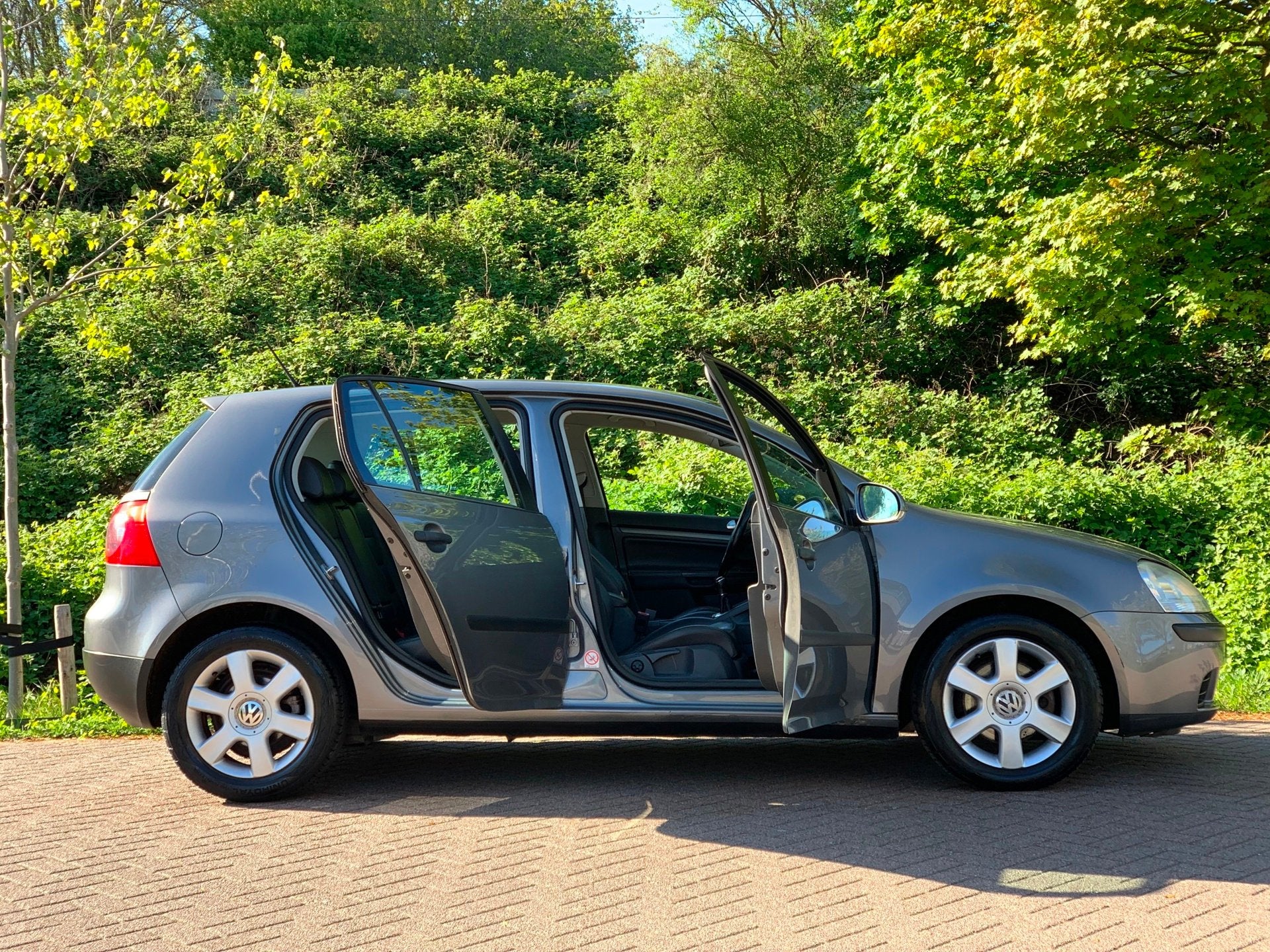 Volkswagen Golf 2.0 FSI Comfortline LEDER NAVI CRUISE TOPSTA, 1254 kg, Gebruikt, 4 cilinders, Origineel Nederlands
