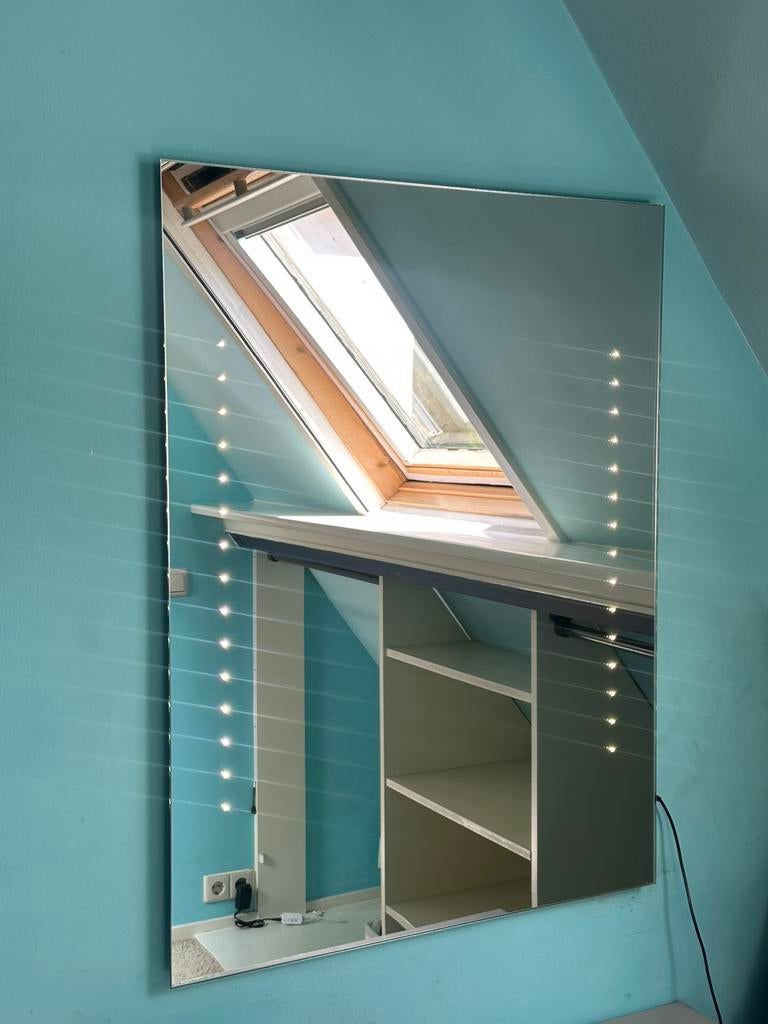 Spiegel met ingebouwde LED-verlichting, Huis en Inrichting, Woonaccessoires | Spiegels, Ophalen, Zo goed als nieuw, Rechthoekig