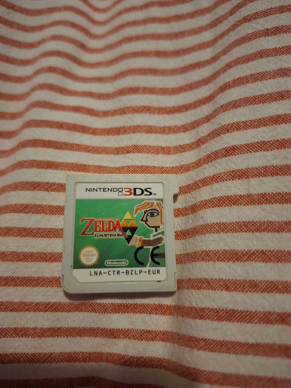 The Legend of Zelda: A Link Between Worlds (Nintendo 3DS), Avontuur en Actie, 1 speler, Ophalen of Verzenden, Zo goed als nieuw