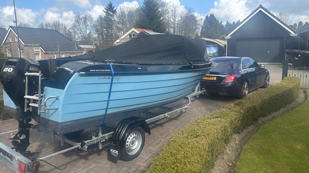 Liberty 535 Sloep uit 2018 met 20 pk Mercury EFI Fourstroke, Ophalen, Gebruikt, Elektrische start, Liberty
