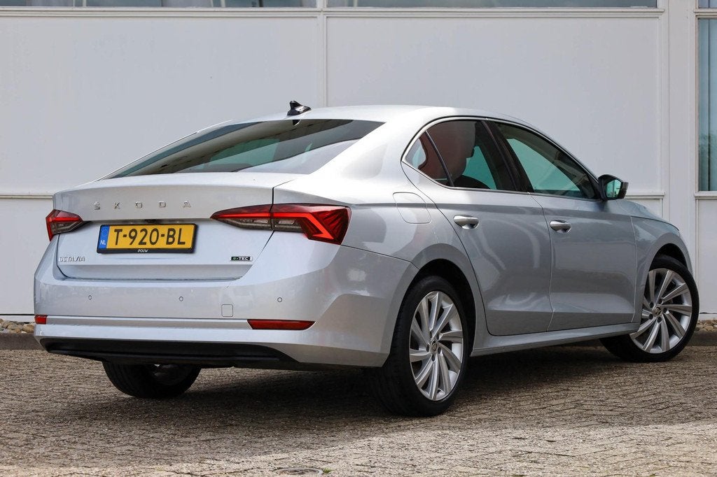Skoda Octavia 1.0 e-TSI 110pk DSG Business Edition Plus | Pa, Auto's, 12 maanden, Stof, Gebruikt, Bedrijf