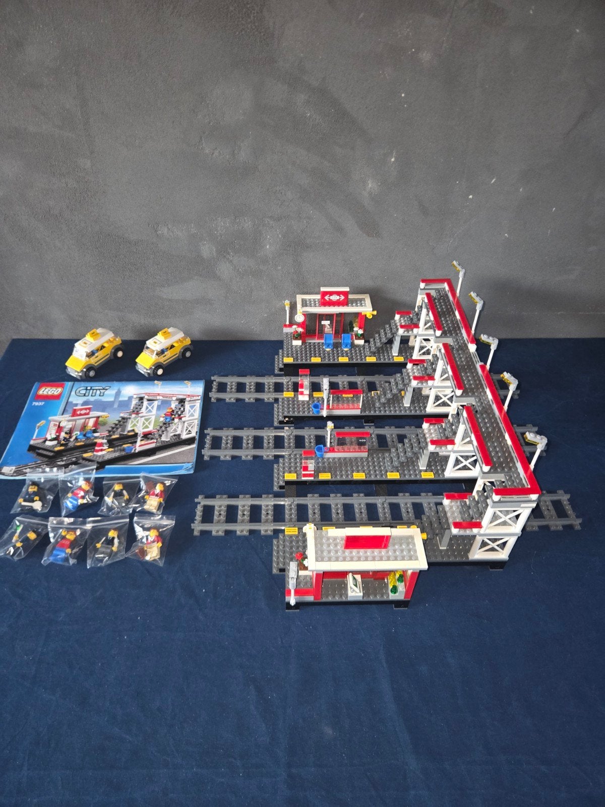 LEGO City Treinstation 7937 – 2 Sets + Extra Overbrugging, Ophalen of Verzenden, Zo goed als nieuw