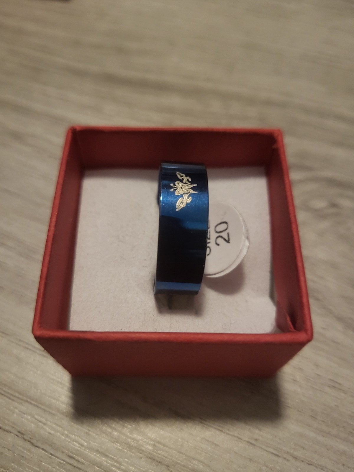 Nieuwe blauwe ring met vlinder, maat 20, 20 of groter, Nieuw, Ophalen of Verzenden, Dame of Heer