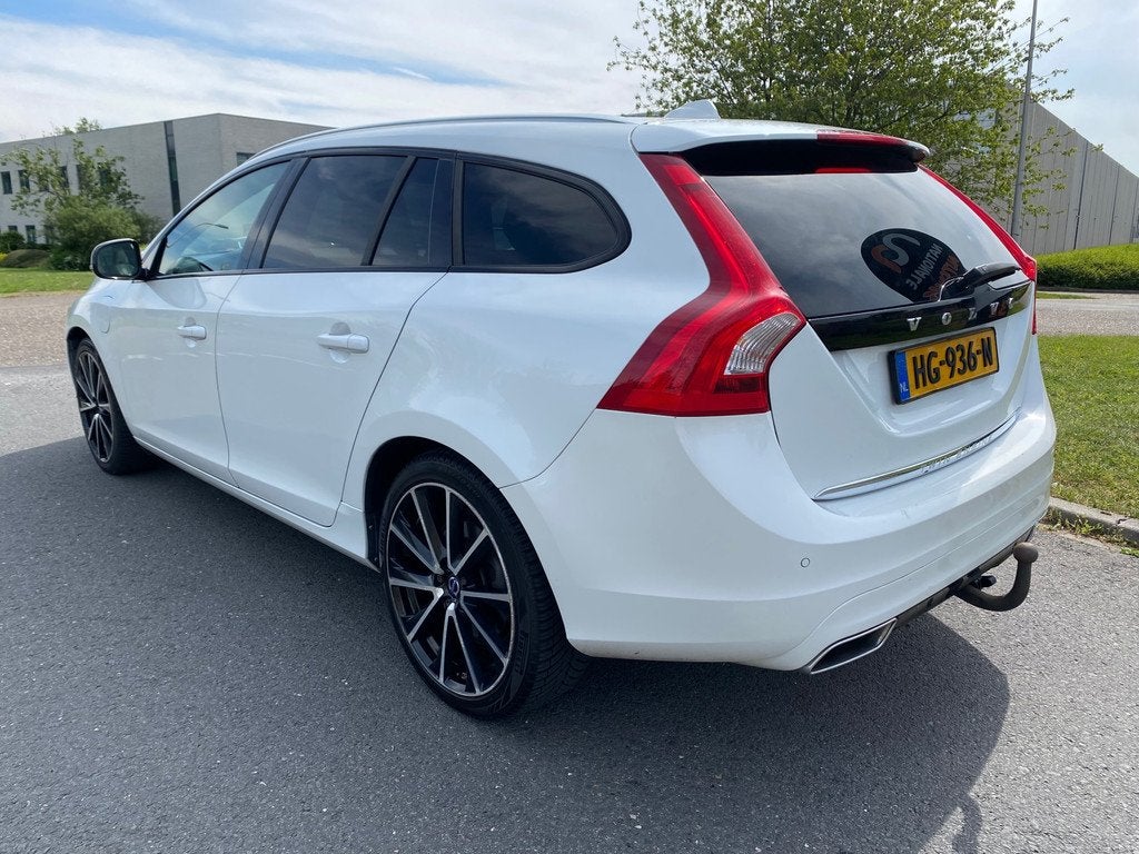 Volvo V60 2015 * 2.4 D5 Twin Engine Special Edition *APK * E, Auto's, Volvo, Automaat, Euro 6, Vierwielaandrijving, 210 min