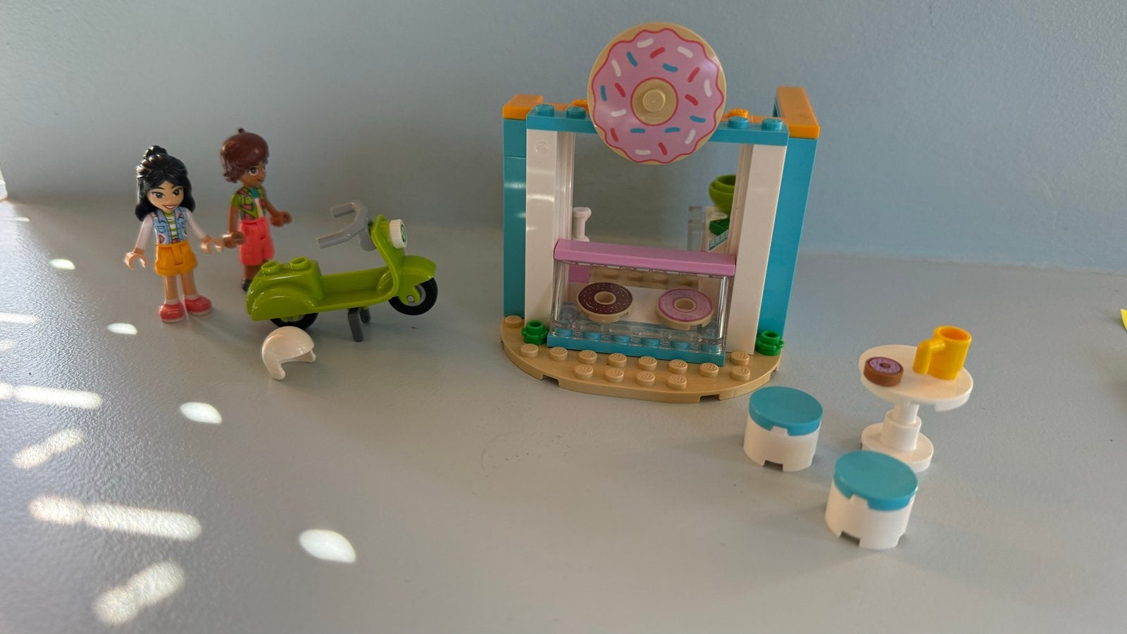 LEGO Friends 41723 Donutwinkel met Scooter, Ophalen of Verzenden, Zo goed als nieuw, Overige merken