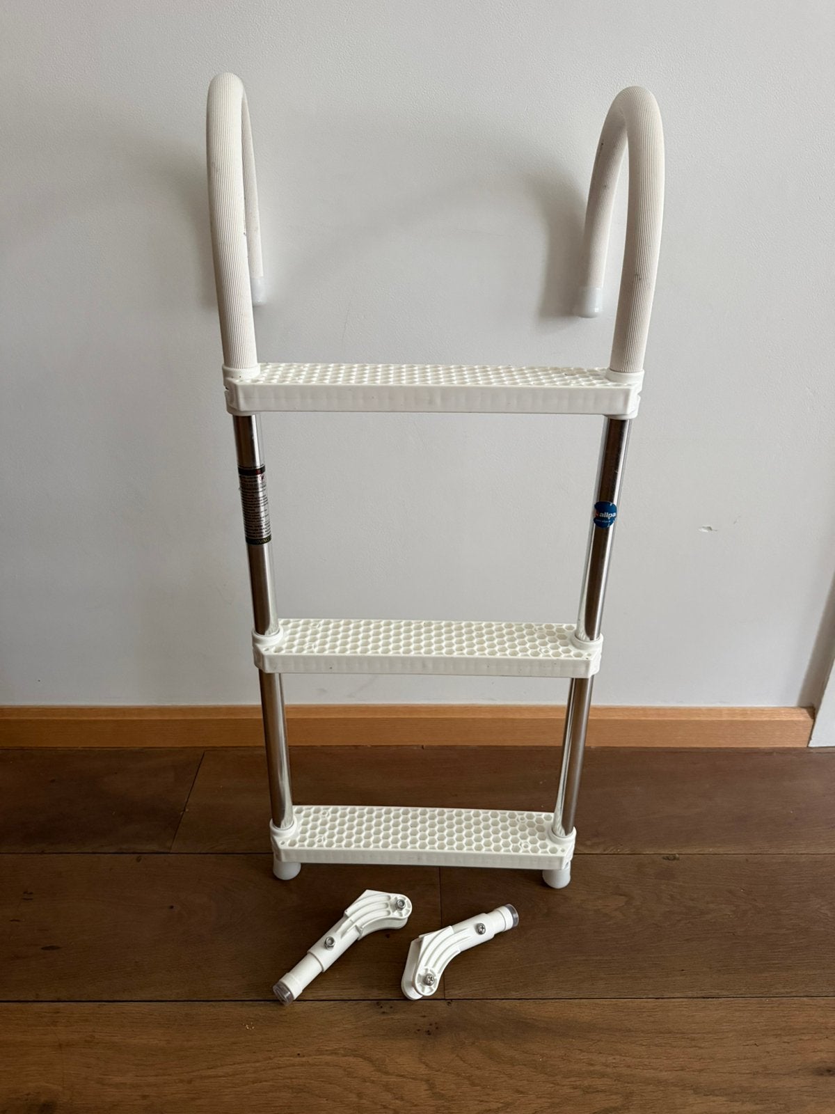 Aluminium zwemtrap / boottrap - 3 treden -met afstandhouders, Tuin en Terras, Ophalen, Zo goed als nieuw