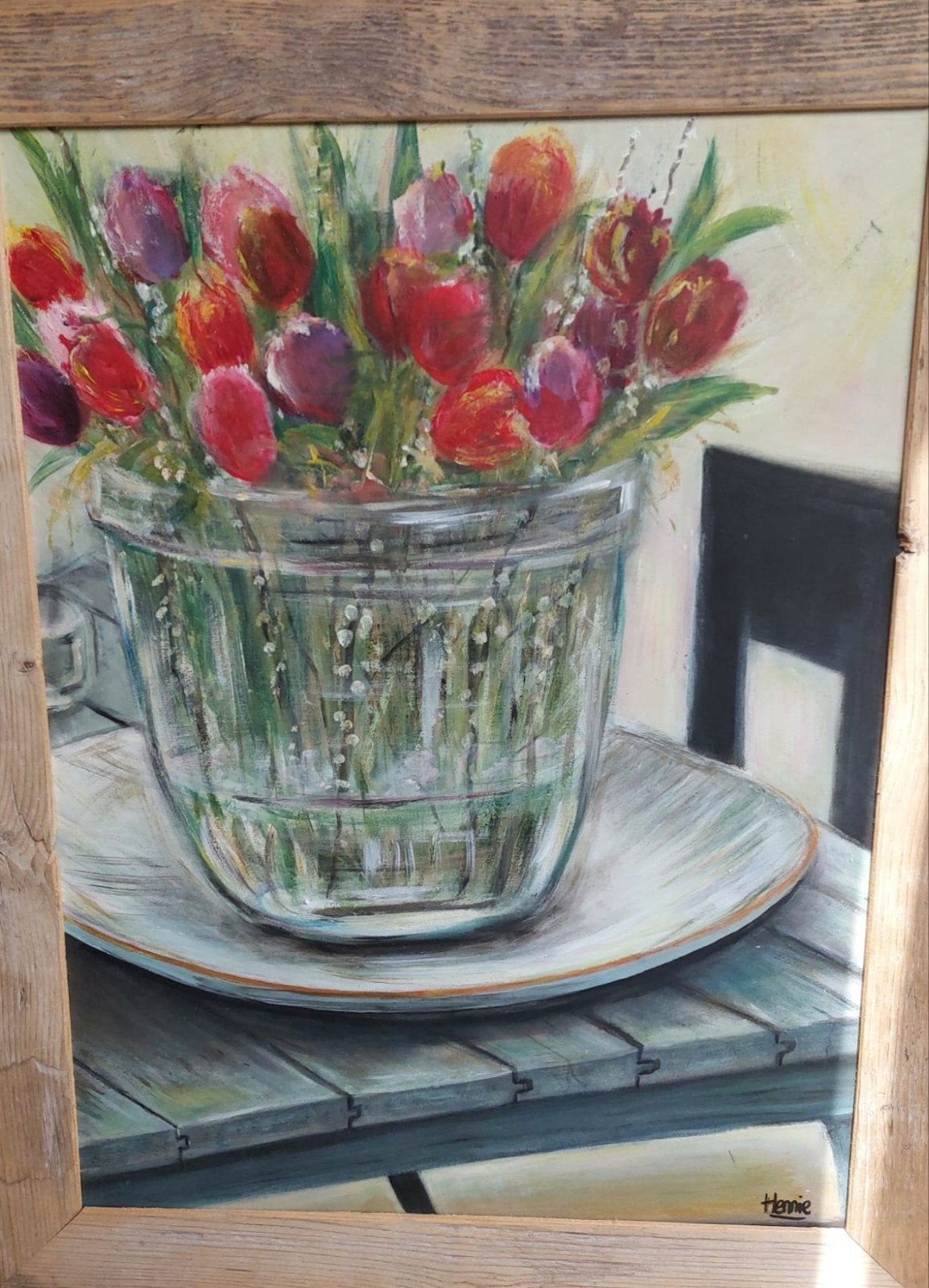 Schilderij met tulpen in vaas, gesigneerd 'Hennie', Doek, Realistisch, Gesigneerd, Olieverf