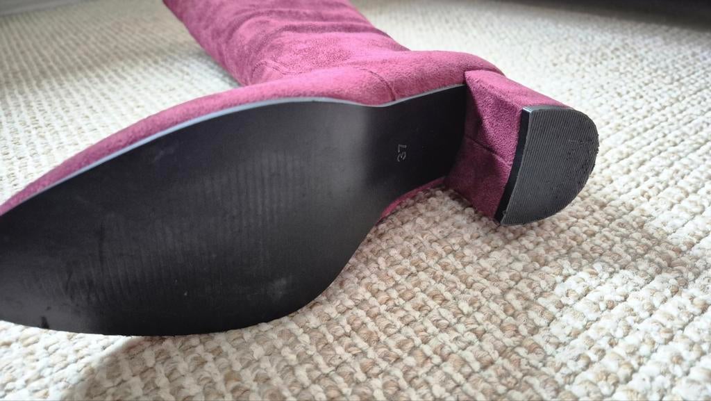 Leuke nieuwe laars in Bordeaux kleur maat 37., Ophalen of Verzenden, Nieuw, Rood, Hoge laarzen
