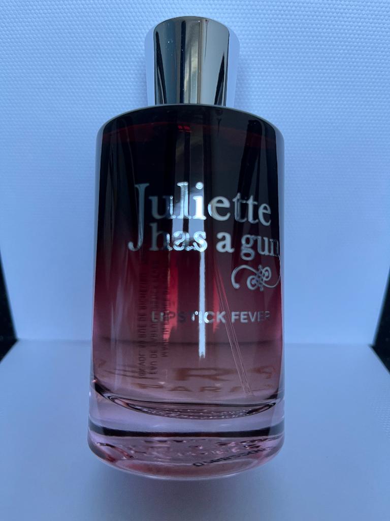 Juliette Has A Gun Eau De Parfum ‘Liptsick Fever’, Sieraden, Tassen en Uiterlijk, Uiterlijk | Parfum, Verzenden, Zo goed als nieuw