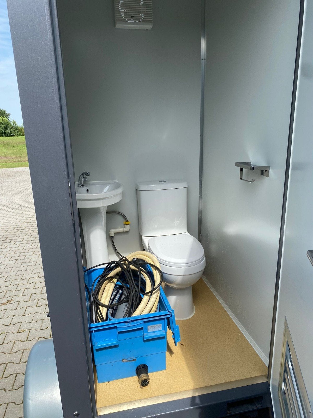 Mobiel Toilet en Wastafel op Aanhanger - Zo goed als nieuw, Ophalen, Onbekend, Toilet, Zo goed als nieuw