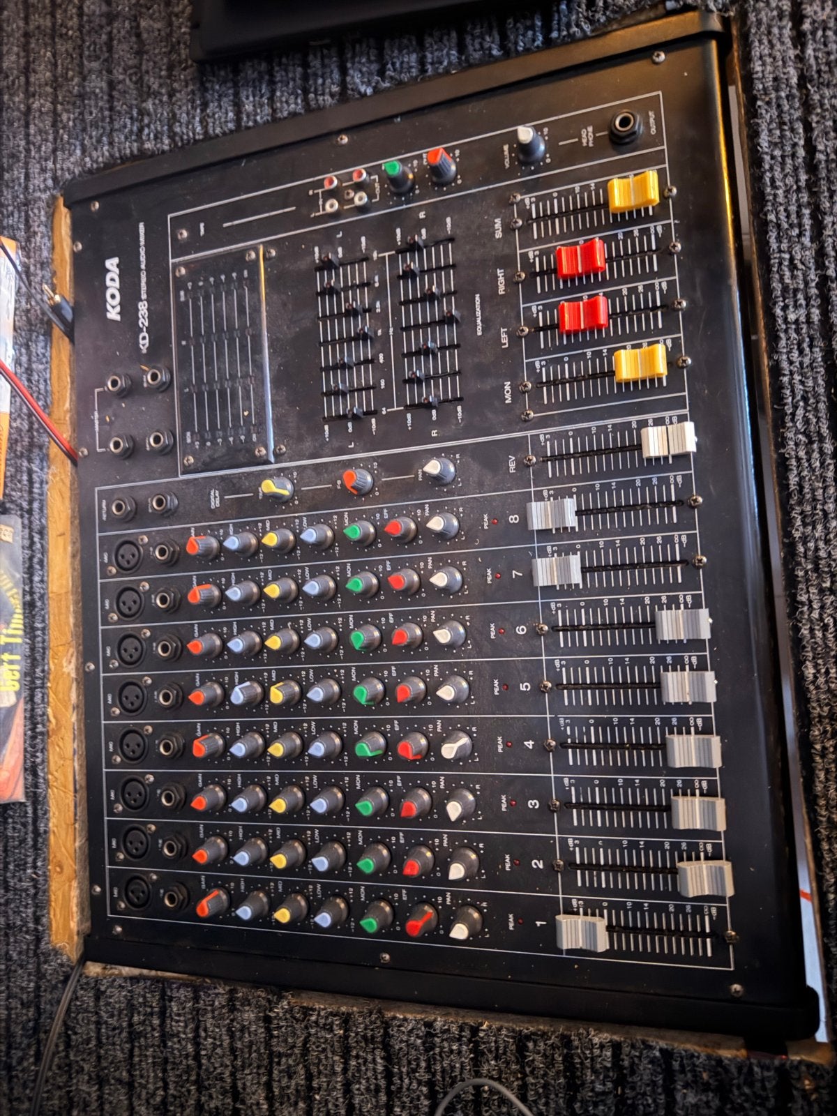 Koda KD-228 Stereo Audio Mixer Mengpaneel, Ophalen, Gebruikt, 5 tot 10 kanalen, Microfooningang