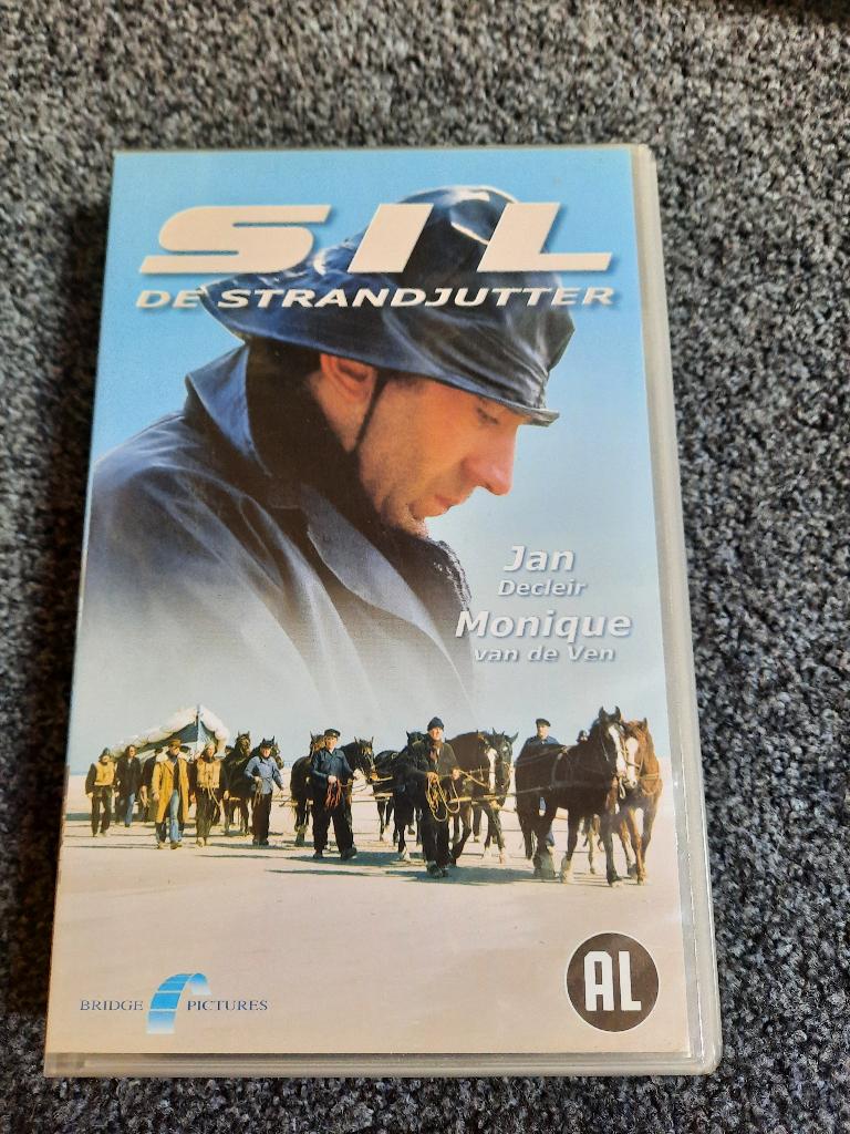 SILL DE STRANDJUTTER! Mooie Speelfilm Op VIDEO!, Cd's en Dvd's, VHS | Film, Alle leeftijden, Verzenden, Zo goed als nieuw, Nederlandstalig