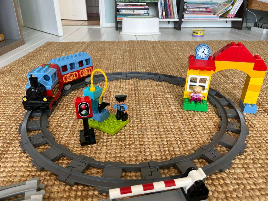 Lego Duplo Trein met Rails, Extra Railset en Accessoires, Inclusief minifiguren, Gebruikt, Ophalen of Verzenden, Duplo
