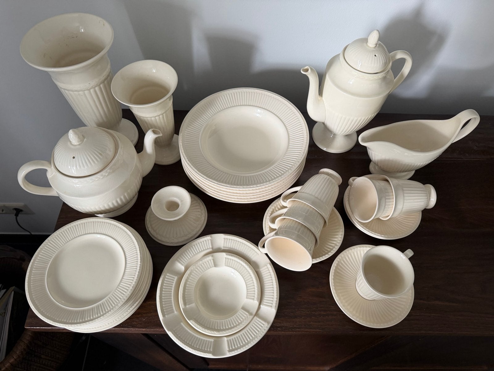 Grote partij Wedgwood Edme servies - compleet en onbeschadig, Huis en Inrichting, Keuken | Servies, Ophalen, Zo goed als nieuw