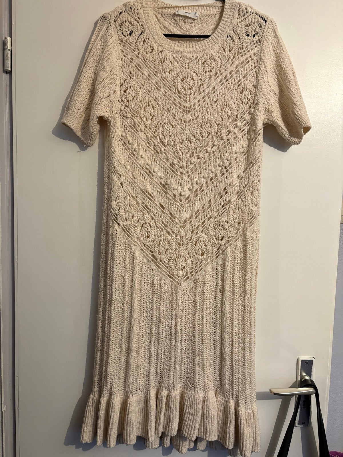 MNG gehaakte jurk maat M, Kleding | Dames, Maat 38/40 (M), Beige, Ophalen of Verzenden, Zo goed als nieuw