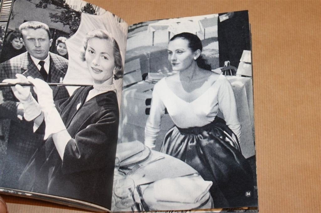Vrouwen van Parijs — Vintage Fotoboek Parisiennes 1956, Ophalen of Verzenden, Gelezen, Fotografen