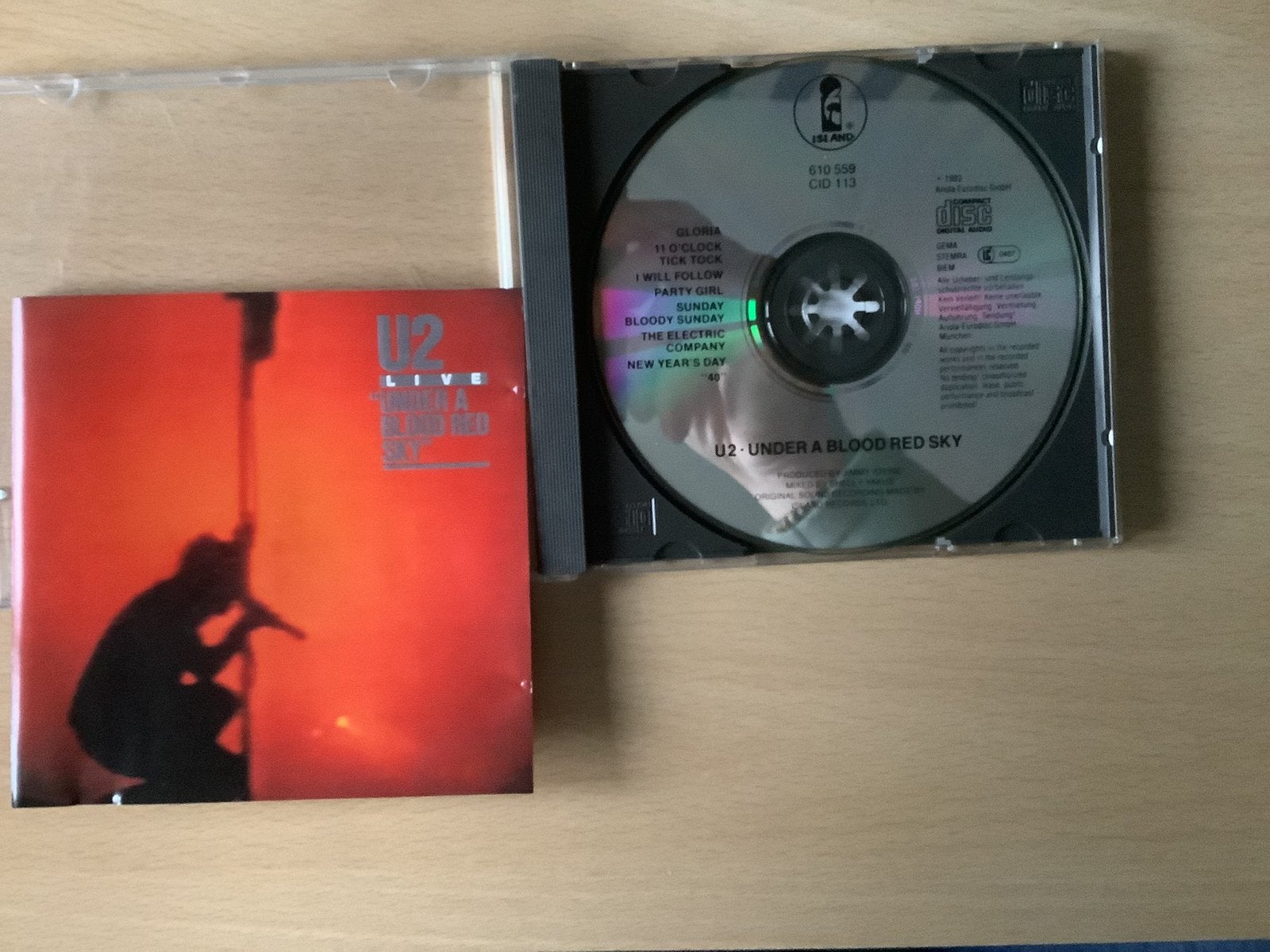U2-Under a blood red sky., Ophalen of Verzenden, Zo goed als nieuw