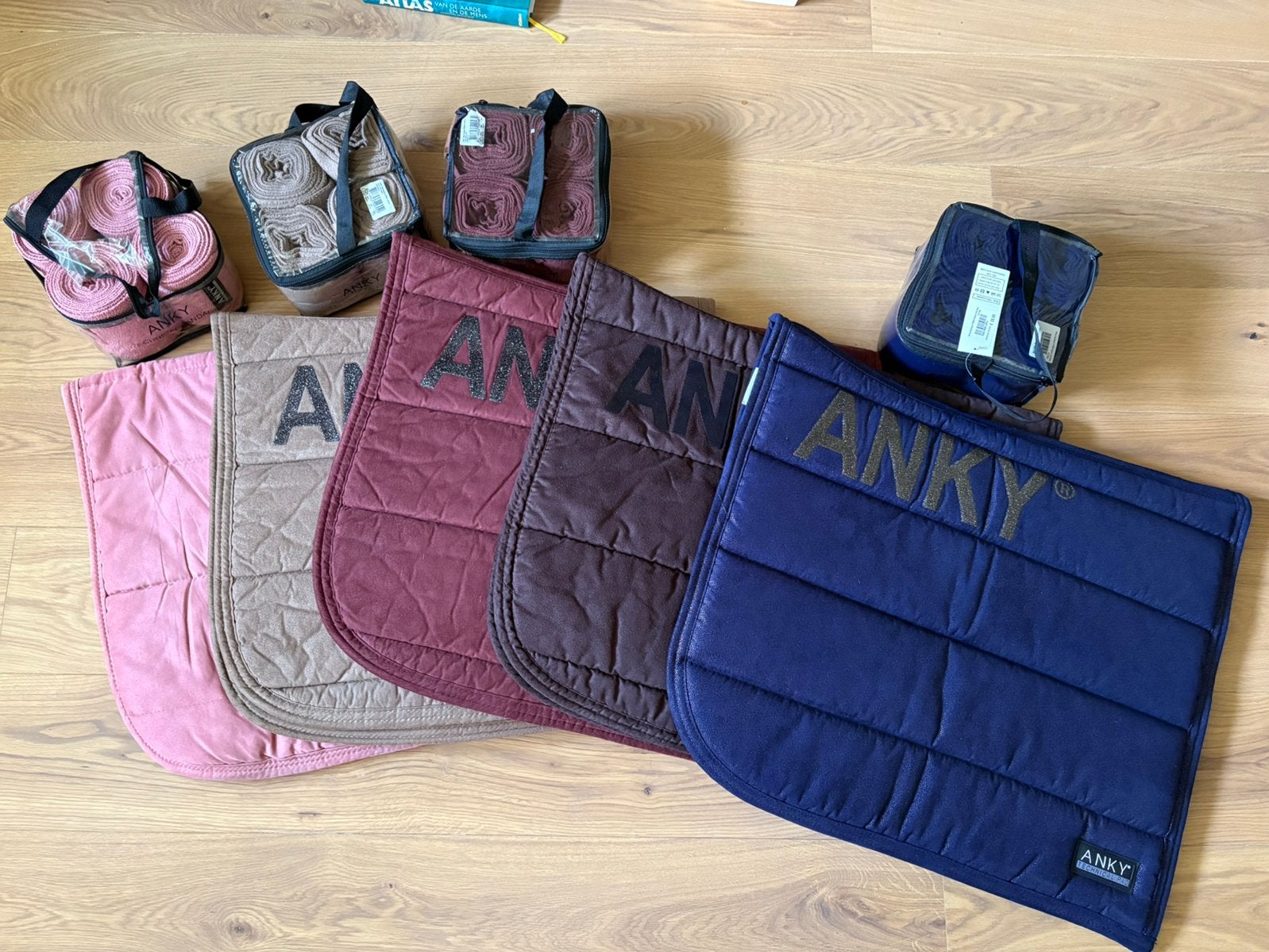 Anky sets - in een koop, Dieren en Toebehoren, Ophalen of Verzenden, Zo goed als nieuw