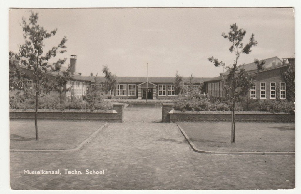 Musselkanaal - Techn School, Verzamelen, Ansichtkaarten | Nederland, Verzenden, 1960 tot 1980, Gelopen, Groningen